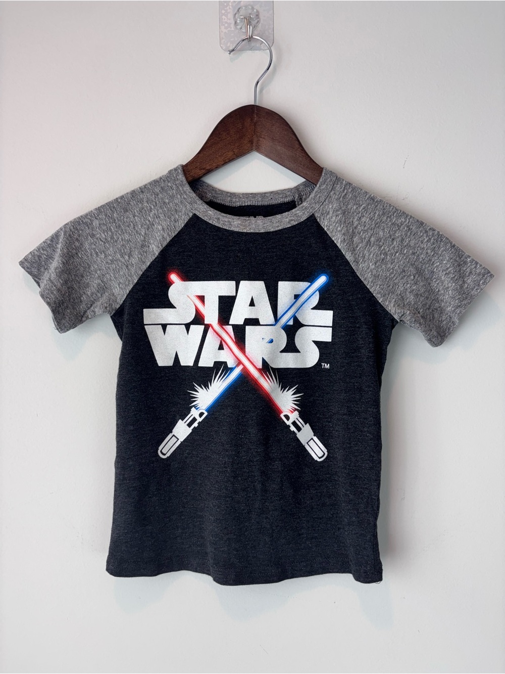 Jumping Beans Star Wars Lightsaber Raglan Graphic T-Shirt Boys Size 5 Gray Black